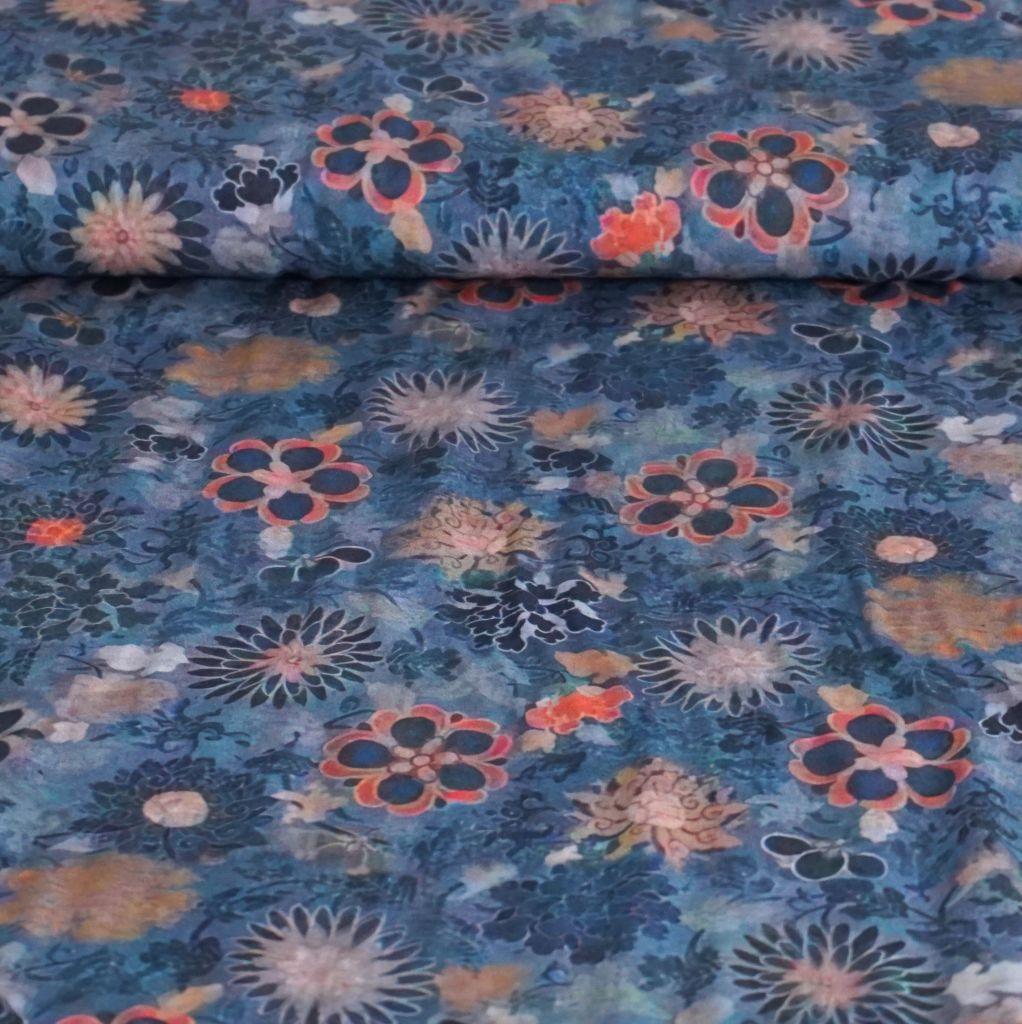 Viskose Druck Aquarellblüten auf rauchblau